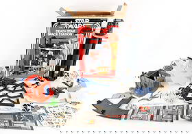 Vintage 1978 Kenner Star Wars Death Star Space Station Set: Vintage 1978 Kenner Star Wars Death Star Space Station set with original box. The set is in good played lightly played with condition. The pieces show scratches and scuff marks from play and being sto