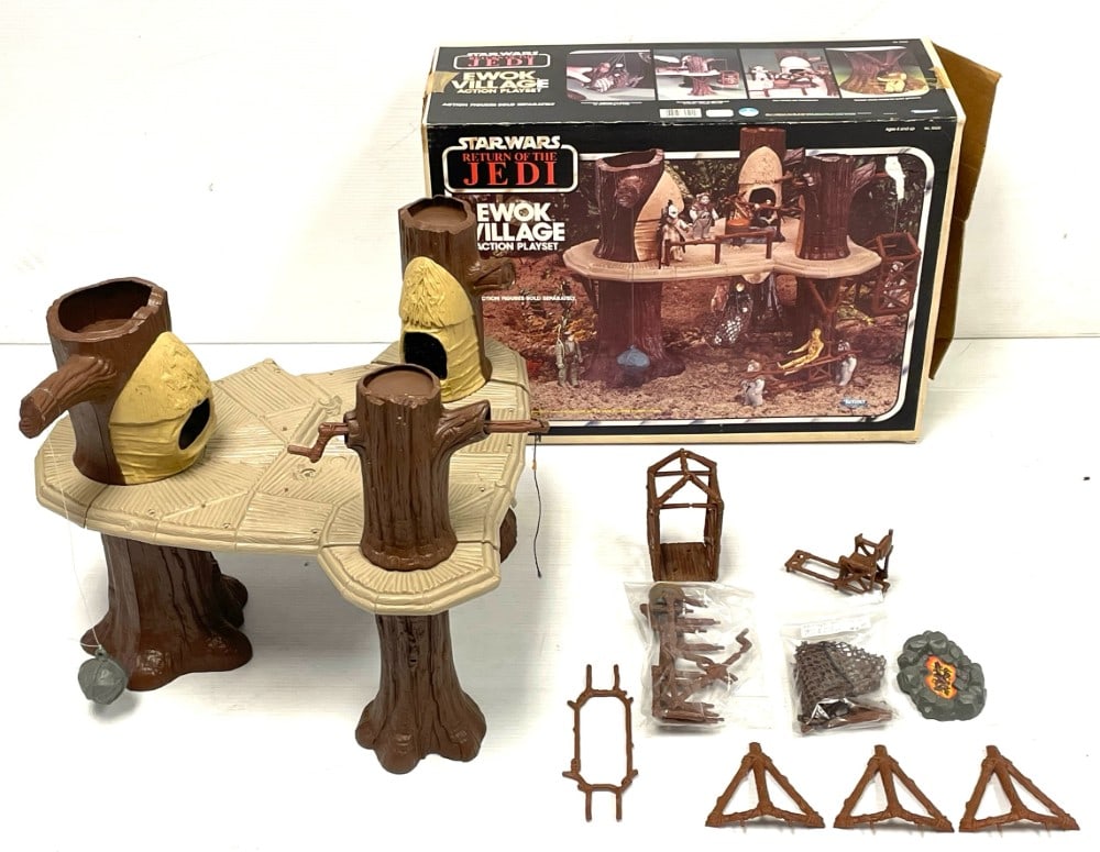 1983 Star Wars Ewok Village Action Play Set: 1983 Kenner Star Wars Ewok Village Action Play Set. Star Wars Return of the Jedi Action Play Set. Set is in Complete and in Overall good condition. Box is in overall good condition.