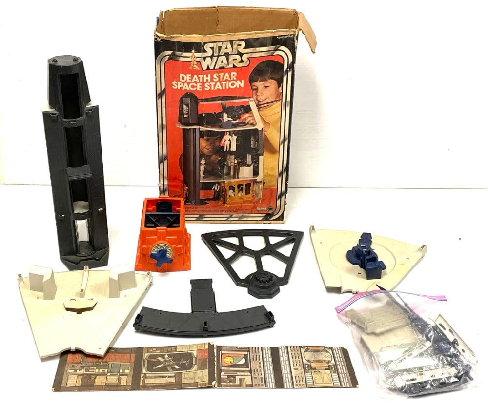 1977 Star Wars Death Star Space Station (1 of 10)
