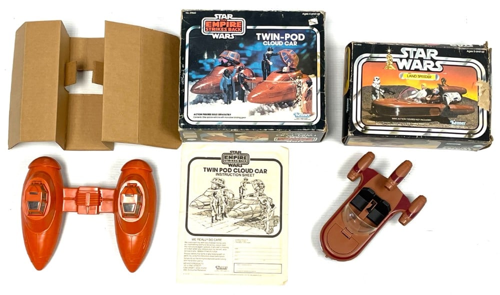 1977 and 1979 Star Wars Twin-Pod Cloud Car and Land Speeder Vehicle: 1977 and 1979 Star Wars Twin-Pod Cloud Car and Land Speeder Vehicles. Vehicles are in good Shape and Twin Pod has Inserts and Manual. Boxes are in rough shape.