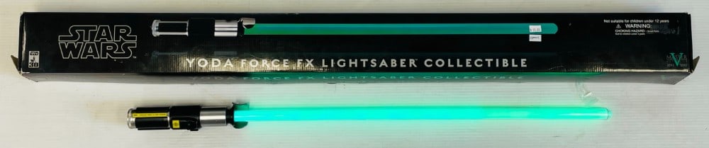 Star Wars Yoda Force FX Replica Lightsaber (1 of 7)