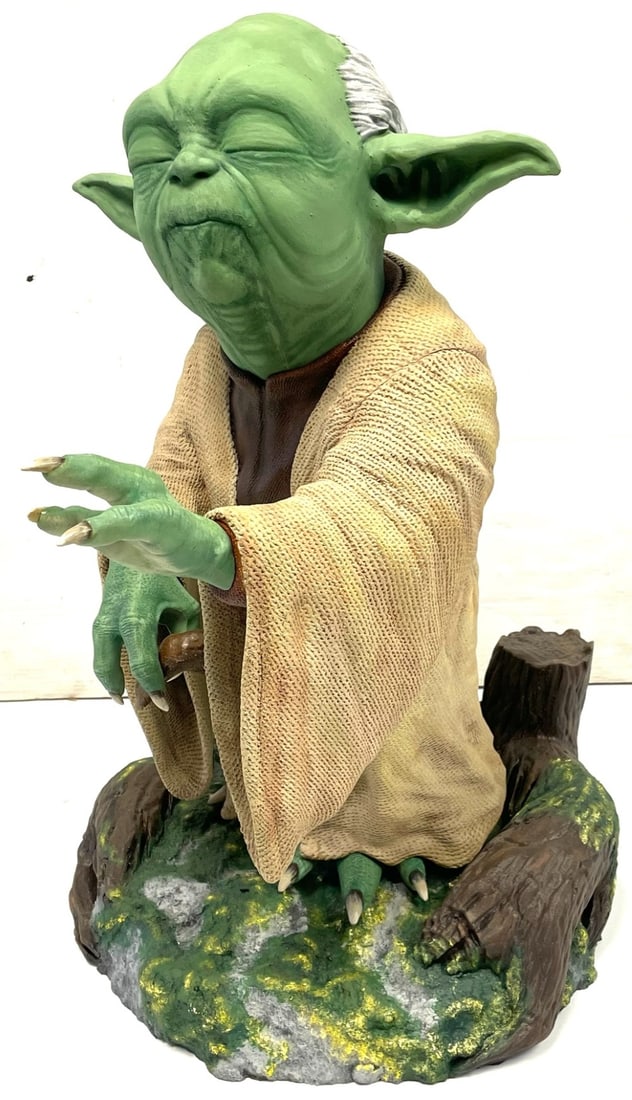 Star Wars 3-D Printed Hand Painted Yoda Statue.: Star Wars 3-D Printed Hand Painted Yoda Statue. Statue has no breaks or cracks and Measures 15? x 17? x 27