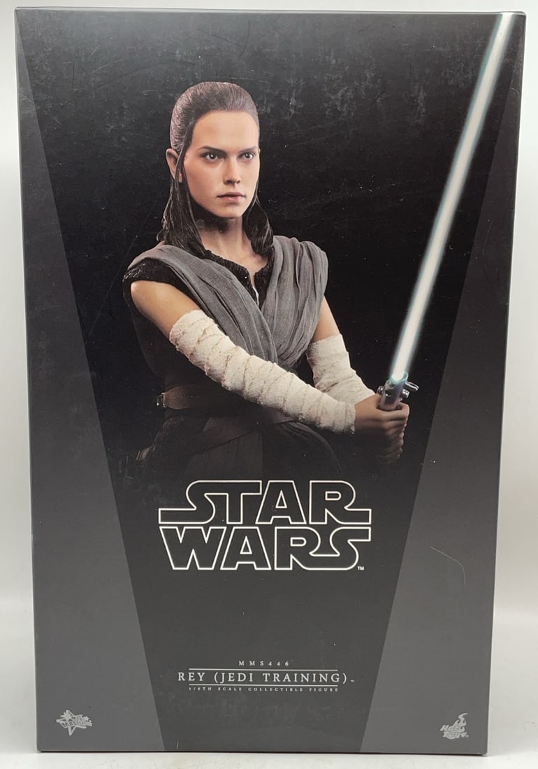 Hot Toys Rey (Jedi Training) Figure.: Hot Toys Rey (Jedi Training) Figure. Disney Movie Masterpieces MMS446 1/6th Scale Figure. Box is not sealed but figure is new inside