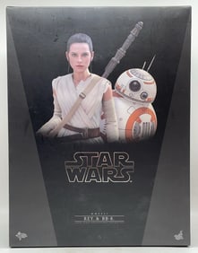 Hot Toys Rey & BB-8  Collectible Set Figure