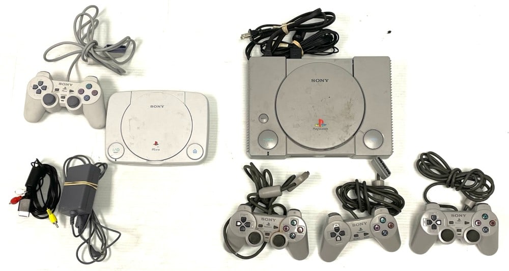 PlayStation and PlayStation Slim Consoles (1 of 9)