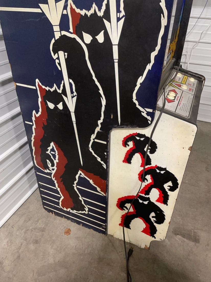 Vintage Midway?s Bally Space Invaders Arcade Machine - 10