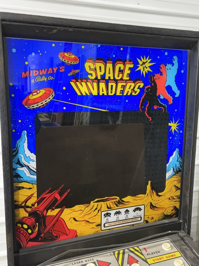 Vintage Midway?s Bally Space Invaders Arcade Machine - 3