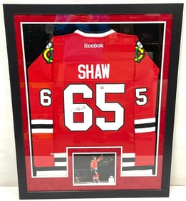 Andrew Shaw Signed Blackhawks Jersey and Photo