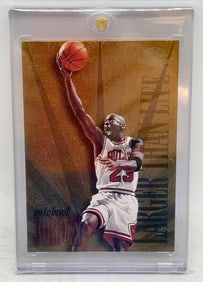 1995 Skybox Premium Michael Jordan Gold Larger Than Life Card