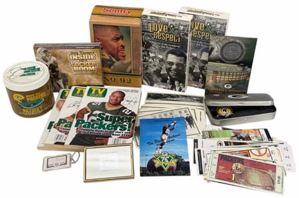 Assorted Green Bay Packers Collector Memorabilia