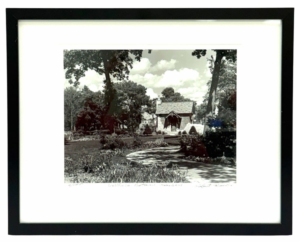 Robert Morris (1931-2018) "Wellfield Botanic Gardens" Signed Photo Print 4/100 Framed: Robert Morris (1931-2018) "Wellfield Botanic Gardens" Signed Photo Print 4/100 Framed.? Framed measures 14.75in x 11.75in