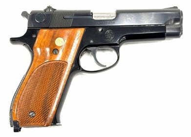 Smith & Wesson Model 39-2 .9mm Semi-Automatic Pistol in Box