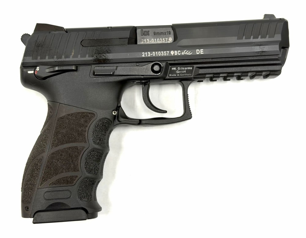 H&K P30 L .9mm Semi-Automatic Pistol in Case: H&K P30 L .9mm Semi-Automatic Pistol in Case.? The H&K P30L is in very nice to like new condition.? Barrel measures 4 inches in length.? Action is tight, case includes extra magazine, lock , grips and