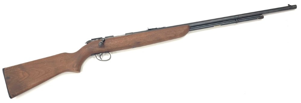 Remington Model 512 Sportsmaster .22 Caliber Bolt Action Rifle: Remington Model 512 Sportsmaster .22 Caliber Bolt Action Rifle.? The vintage Remington model 512 Sportmaster .22 caliber bolt action rifle is in nice used condition.? Barrel measures 25 inches in leng