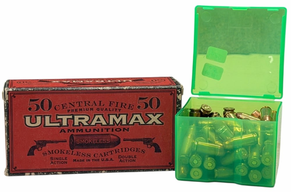 115 Rounds 38-40 & 40 S&W Pistol Ammo: 115 Rounds 38-40 & 40 S&W Pistol Ammo.? This lot contains 50 rounds of Ultramax 38-40 round nose flat point ammo in box.? Box reads 180 grain.? lot also contains 65 rounds .40 S&W ammo.?