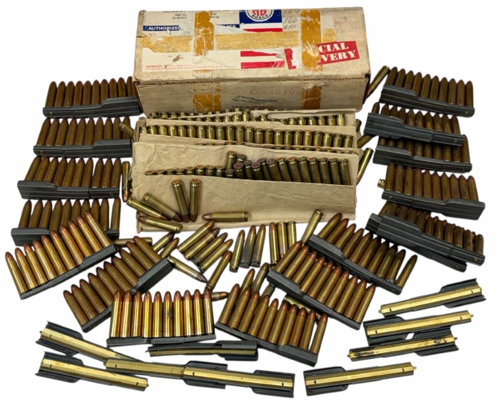 260 Rounds M1 Carbine .30 Caliber Ammo: 260 Rounds M1 Carbine .30 Caliber Ammo .? this lot contains 160 rounds of M1 carbine 30 caliber ammo in stripper clips.? 100 rounds are packaged in a box.? Ammo is in nice condition.? Lot also contain