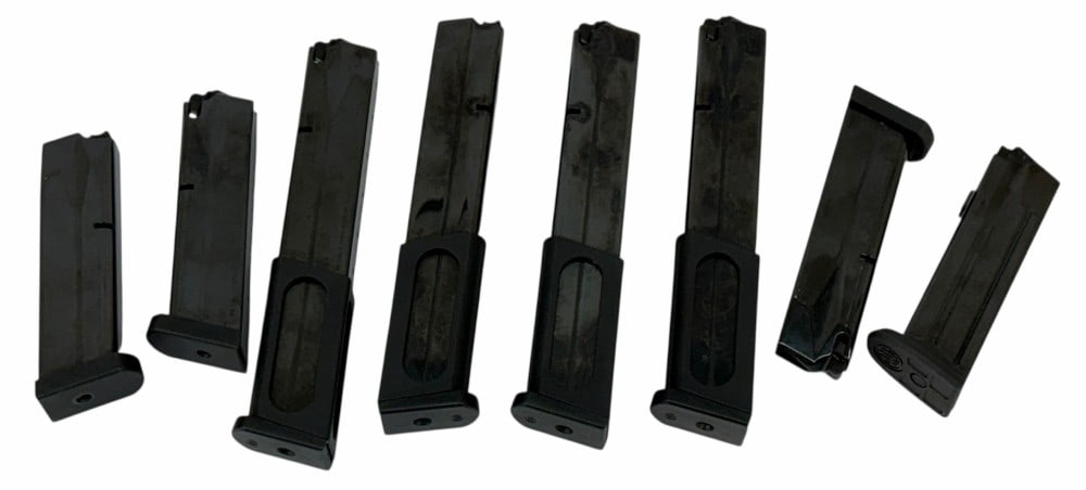 Collection of Beretta Model 92 & CX4 Pistol 30 and 17 Round Magazines: Collection of Beretta Model 92 & CX4 Pistol 30 and 17 Round Magazines.? This lot contains 4 Beretta model 92 or CX4 30 round magazines.? 4 Mags are 17 round for the Beretta 92 or CX4.? Mags are in ver
