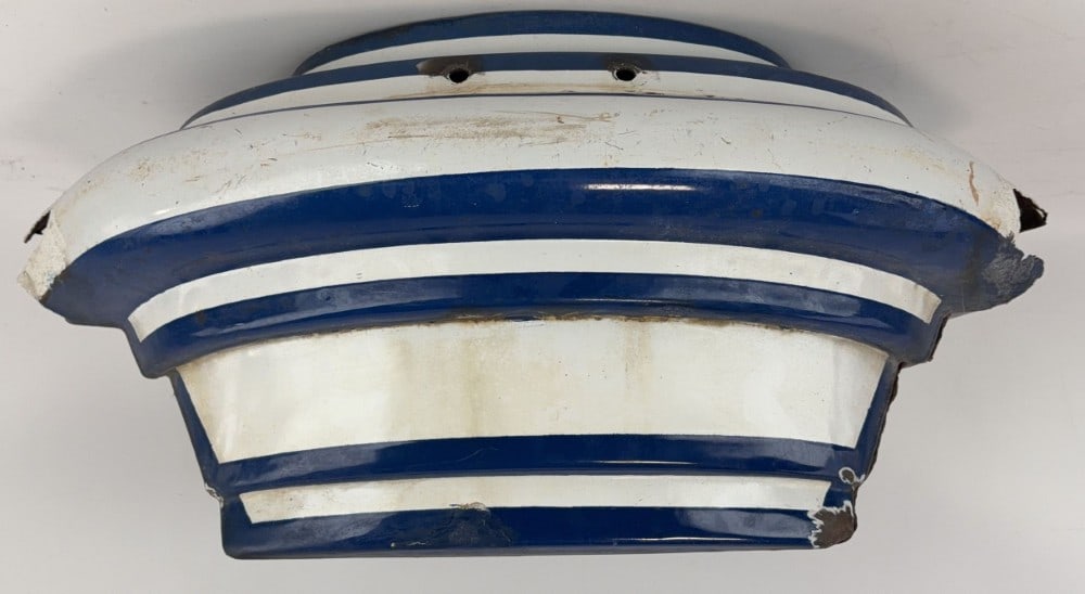 Vintage Porcelain Standard Oil Sign Boat / Globe Holder (1 of 5)