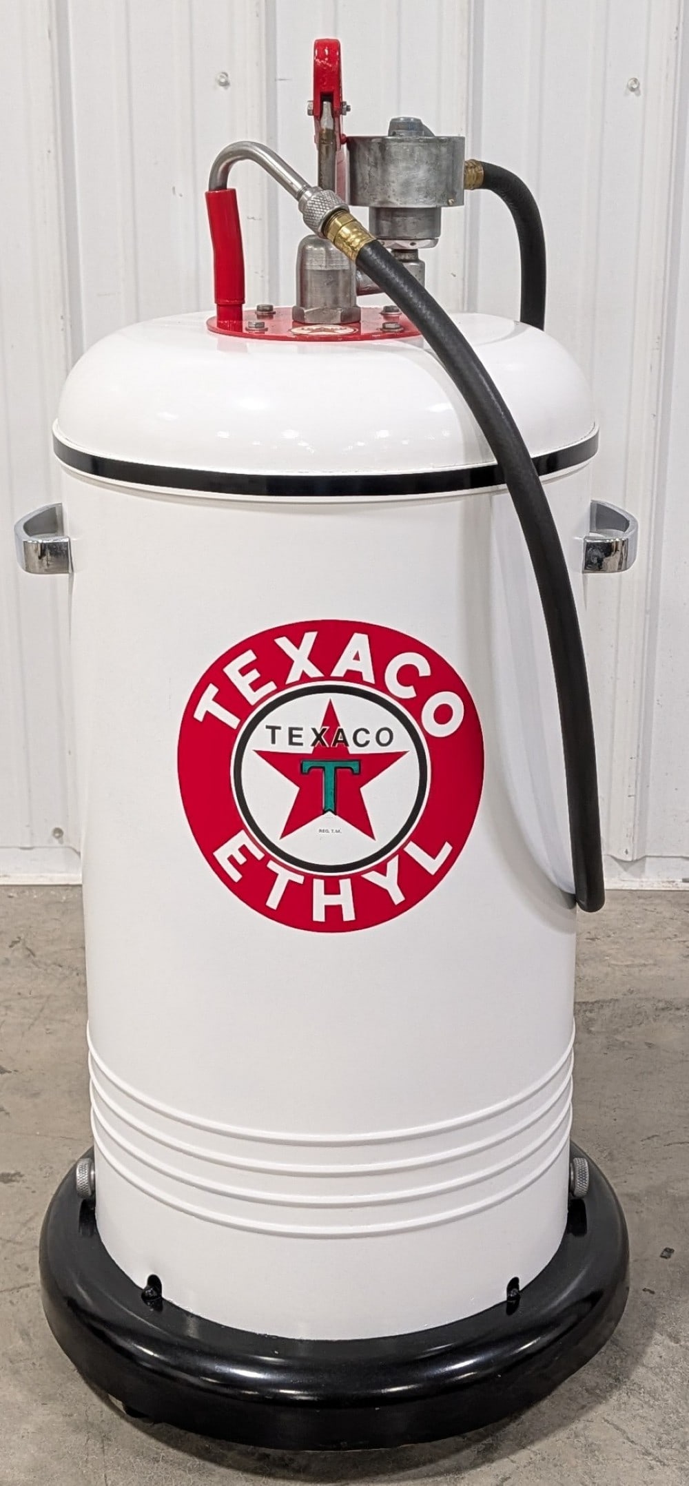 Restored Vintage Texaco Gas Service Station Rolling Lubester / Oil Pump (1 of 7)