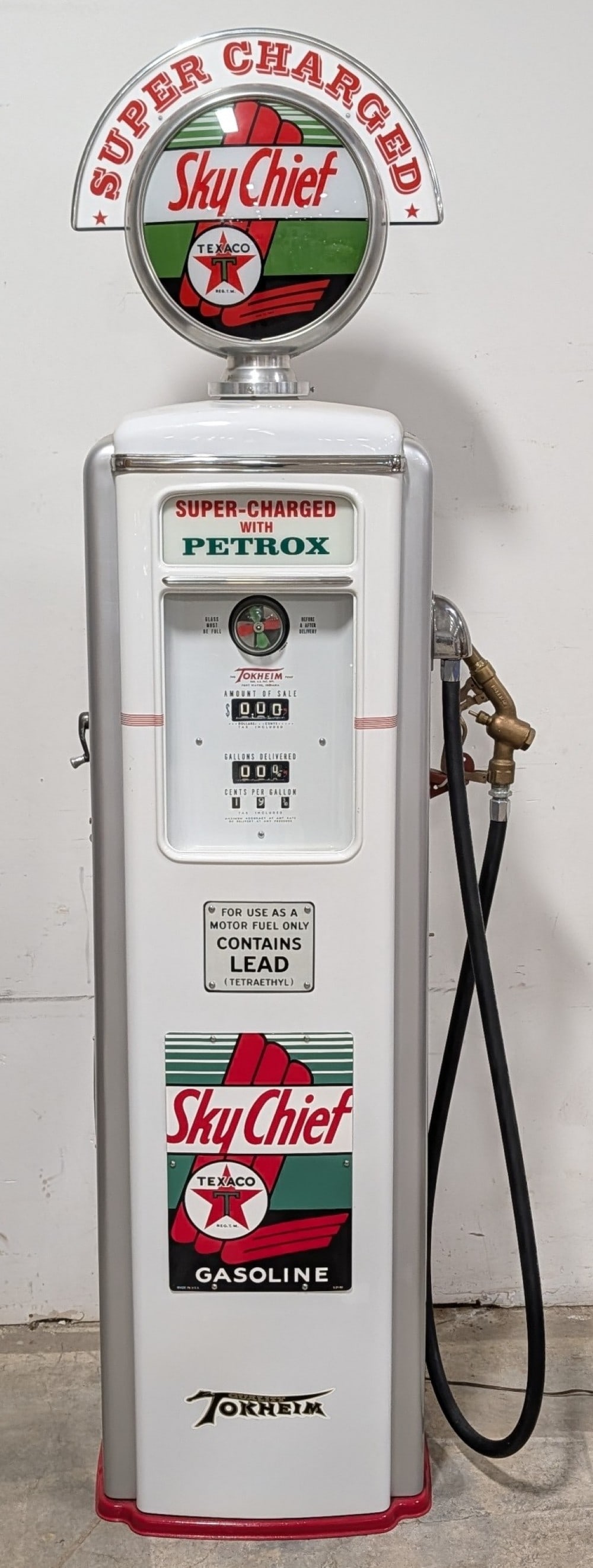 Restored Tokheim Texaco Sky Chief Gas Pump w/ Globe (1 of 20)