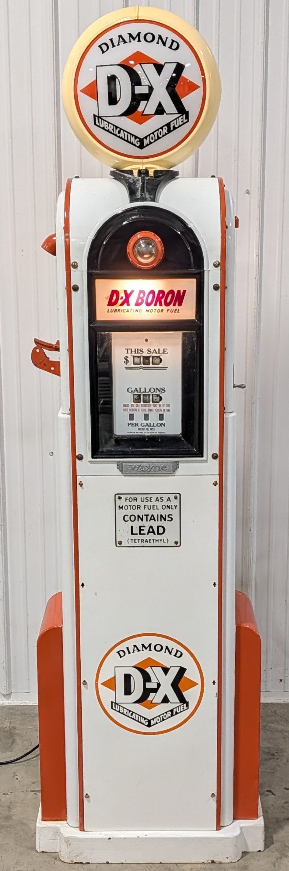 Vintage Wayne Model 60 Diamond DX Gas Pump (1 of 20)