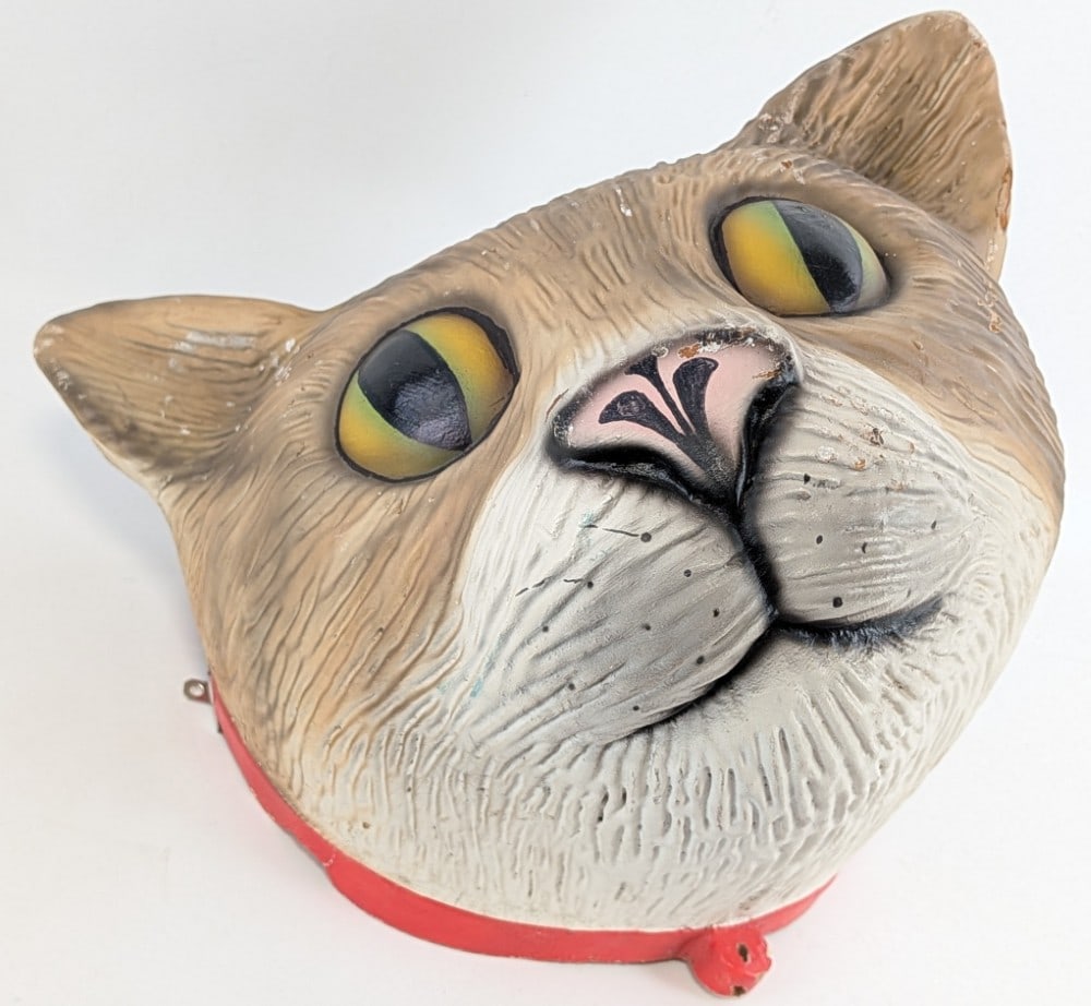 Giant Vintage Store Display Cats Head Advertising Wall Mount: Unique giant vintage pet store cats head advertising wall mount display. Has paint loss and damage from use and age. Still displays well. It measures approximately 21in across by 16in tall by 15in dee