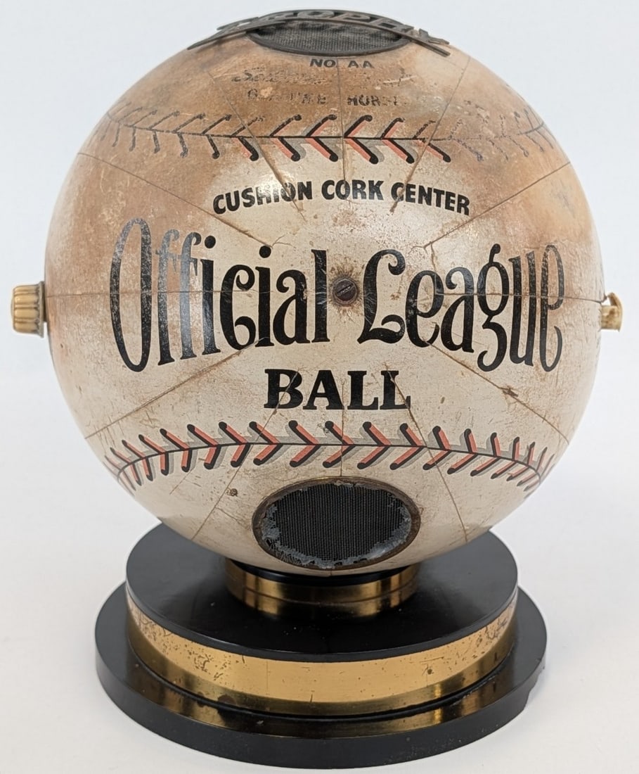 1940s Trophy Brand Official League Baseball Vacuum Tube Radio (1 of 10)