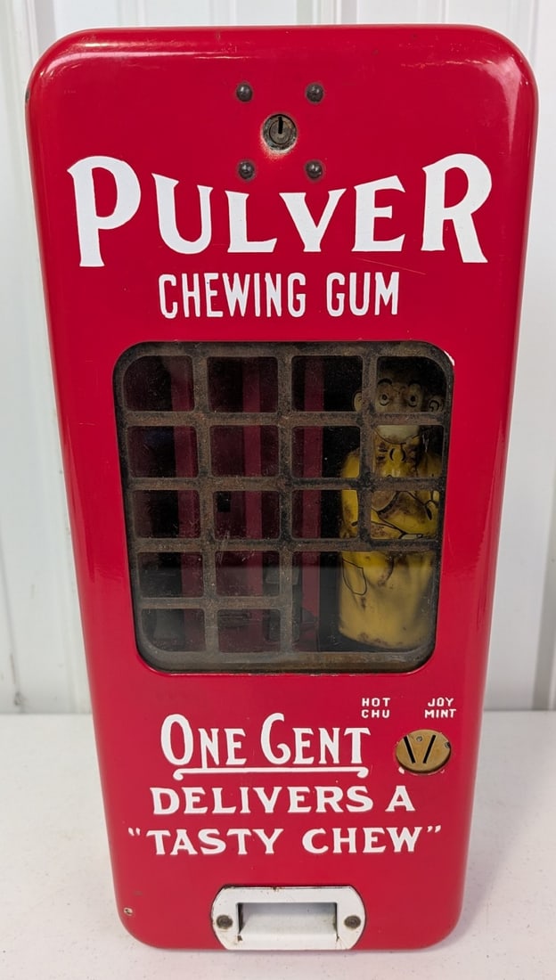 Vintage Porcelain Pulver 1 Cent Mechanical Yellow Kid Gum Vendor / Wall Gum Machine: Fantastic vintage Pulver 1¢ mechanical yellow kid turning gum wall mount vending machine. Appears to be in nice working condition with some porcelain loss, surface rust, and wear from use and age. Di
