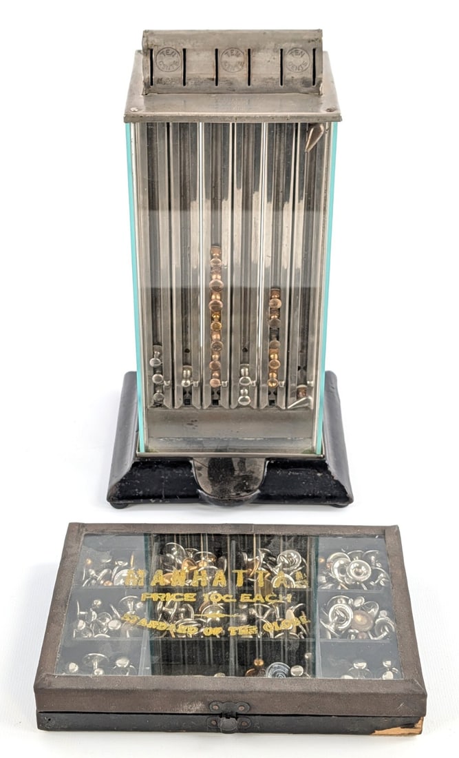 Early 10 Cent Zeno Button Collar Vending Machine (1 of 14)