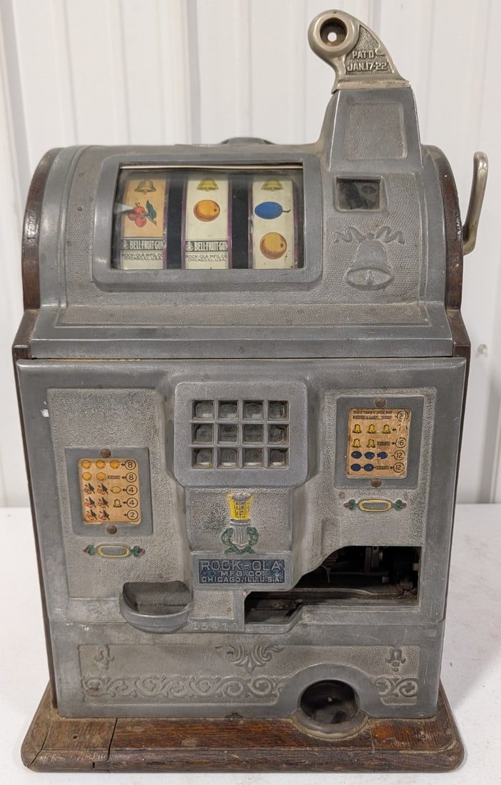 Vintage Jennings Rock-Ola 5 Cent Slot Machine (1 of 12)