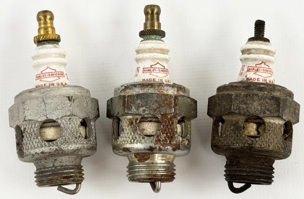 Lot Of Vintage Harley-Davidson Motorcycle Champion Spark Plugs No.3 & No.4 / Knucklehead (1 of 4)