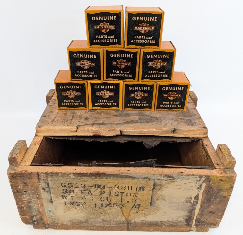 9 NOS Vintage Harley-Davidson Motorcycle Pistons In Original Crate (1 of 7)