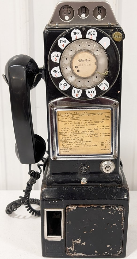 Vintage Bell System 3-Slot Coin Op Payphone (1 of 10)