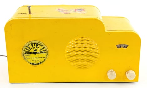 Vintage 25 Cent Coin Operated Radio