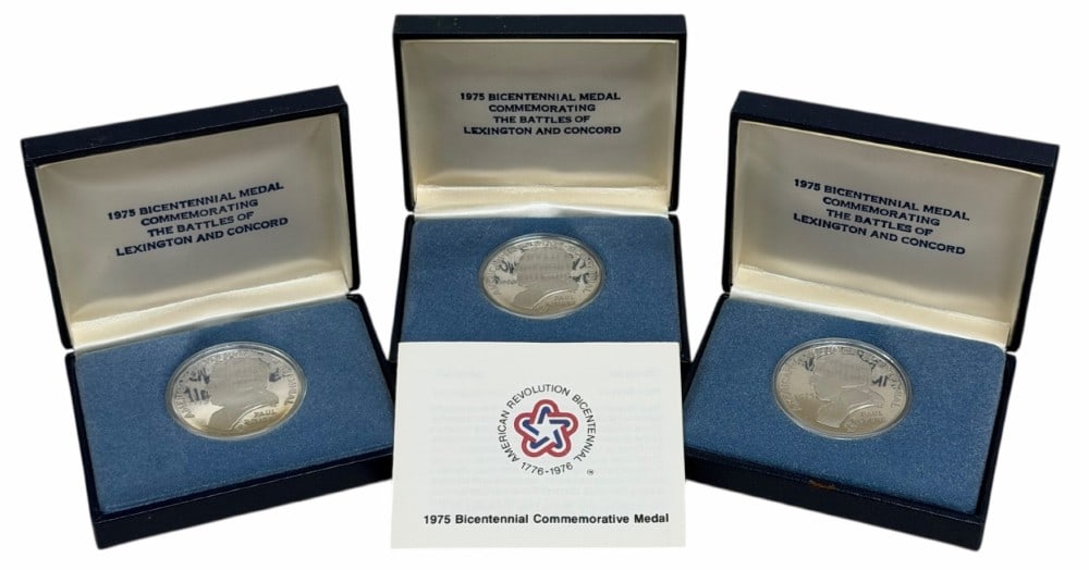 (3) 1975 U.S. Mint American Revolution Paul Revere Sterling Silver Medals: (3) 1975 U.S. Mint American Revolution Paul Revere Sterling Silver Medals. The Bicentennial Commemorative Medals are proof struck and comes in the original mint packaging with paperwork. The medals co