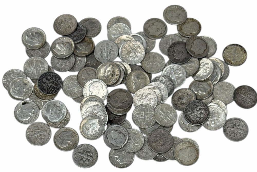 $10 Face Value Of Mixed Date 90% Silver Washington Quarters: $10 Face Value of Mixed Date 90% Silver Washington Quarters. 40 coins with mixed conditions, dates, and mint marks.
