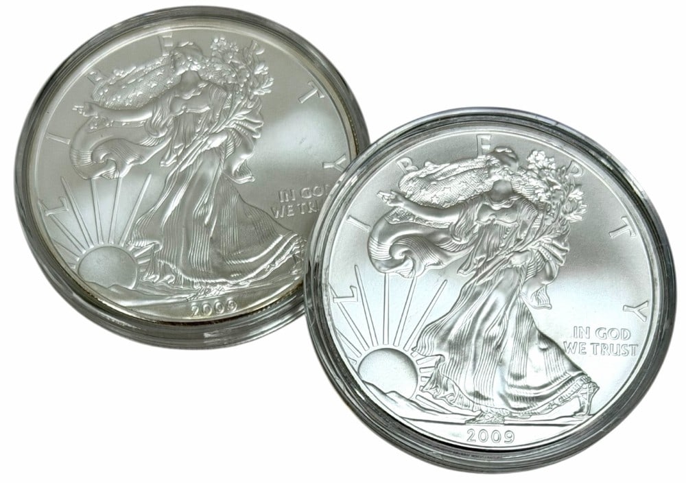 (2) 2009 United States Silver American Eagle 1 Ounce .999 Fine Silver Dollars: (2) 2009 United States Silver American Eagle 1 Ounce .999 Fine Silver Dollars. The coins are uncirculated. Total weight 2 troy ounces of .999 fine silver.