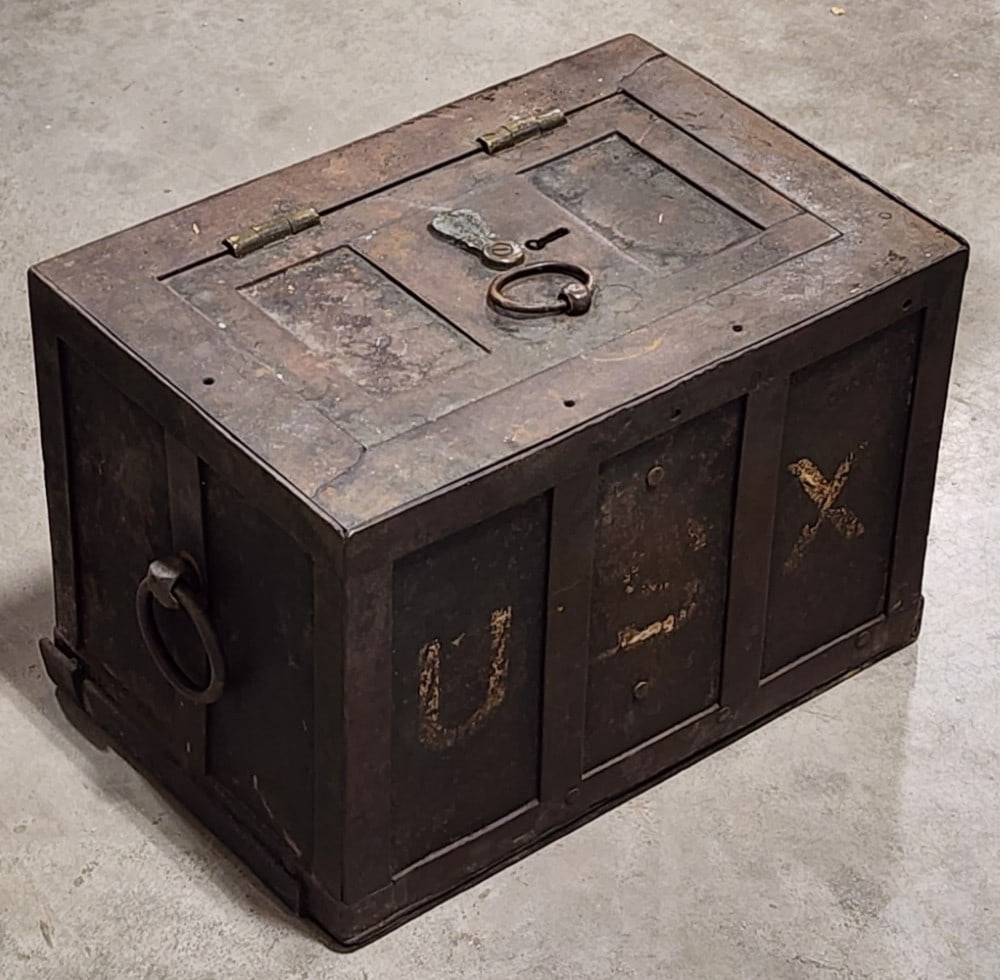 Cast Iron Strongbox Safe (1 of 7)