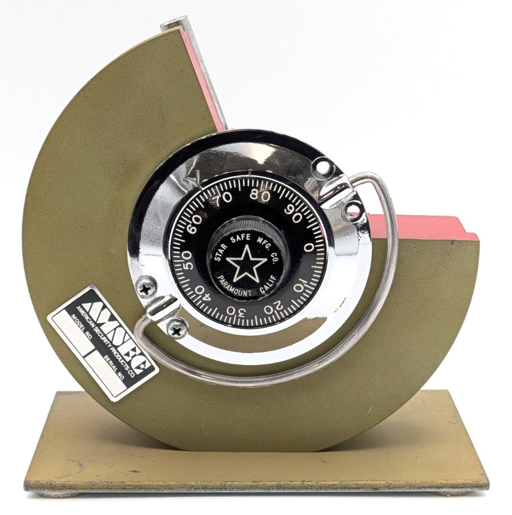 Star Safe Mfg AMSEC Dial Combination Cut Away Salesman Sample: Display is in nice condition with light scuffs from handling and age. Measures 7-1/2in across.
