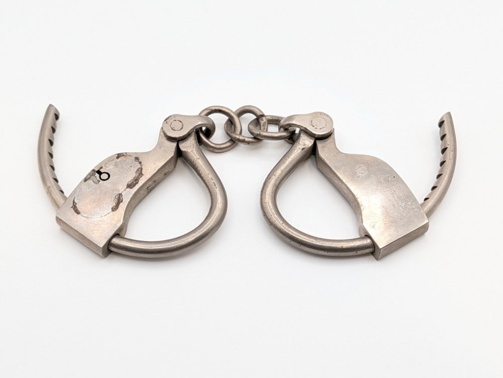 Unmarked Handcuffs - 4