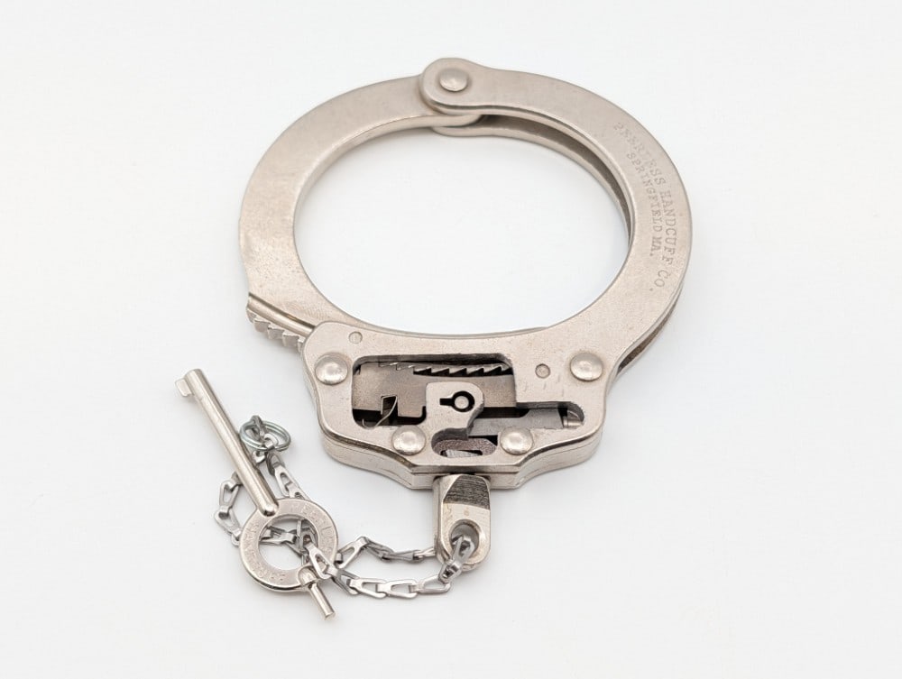 The Peerless Handcuff Co. Cutaway / Sample - 5