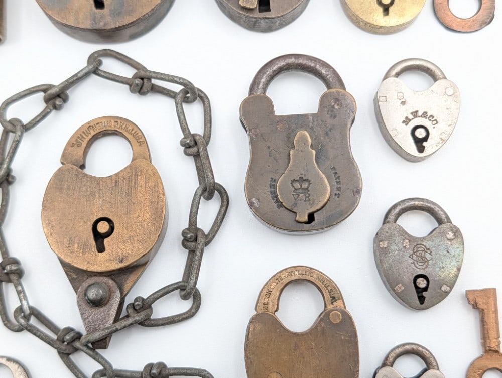 (23) Small Padlocks - 4