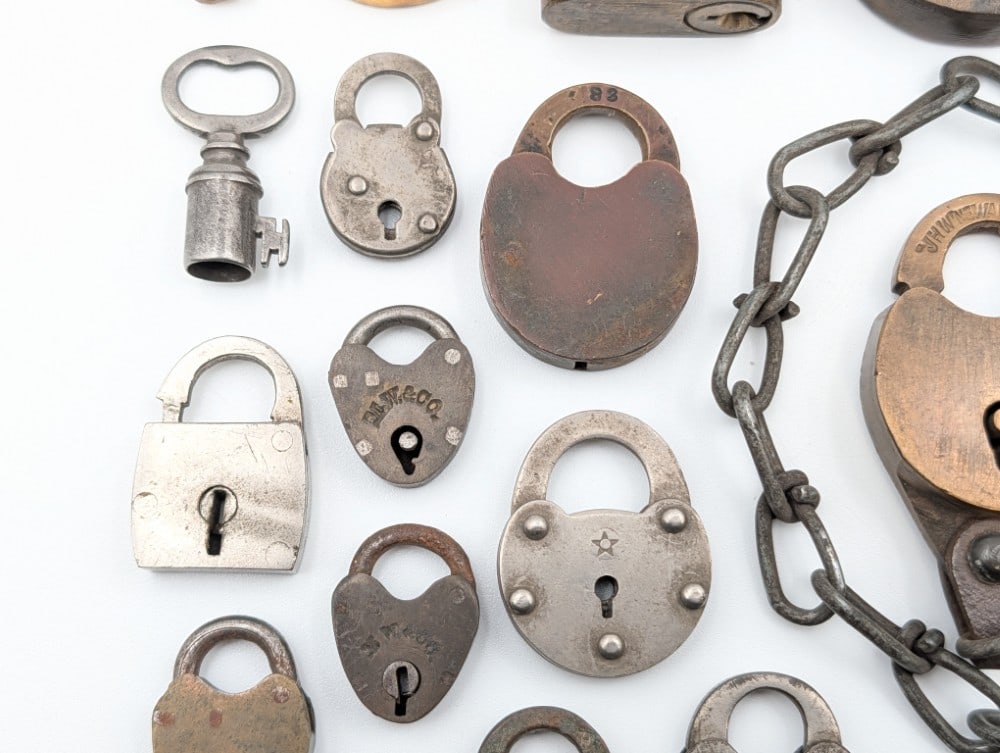 (23) Small Padlocks - 5