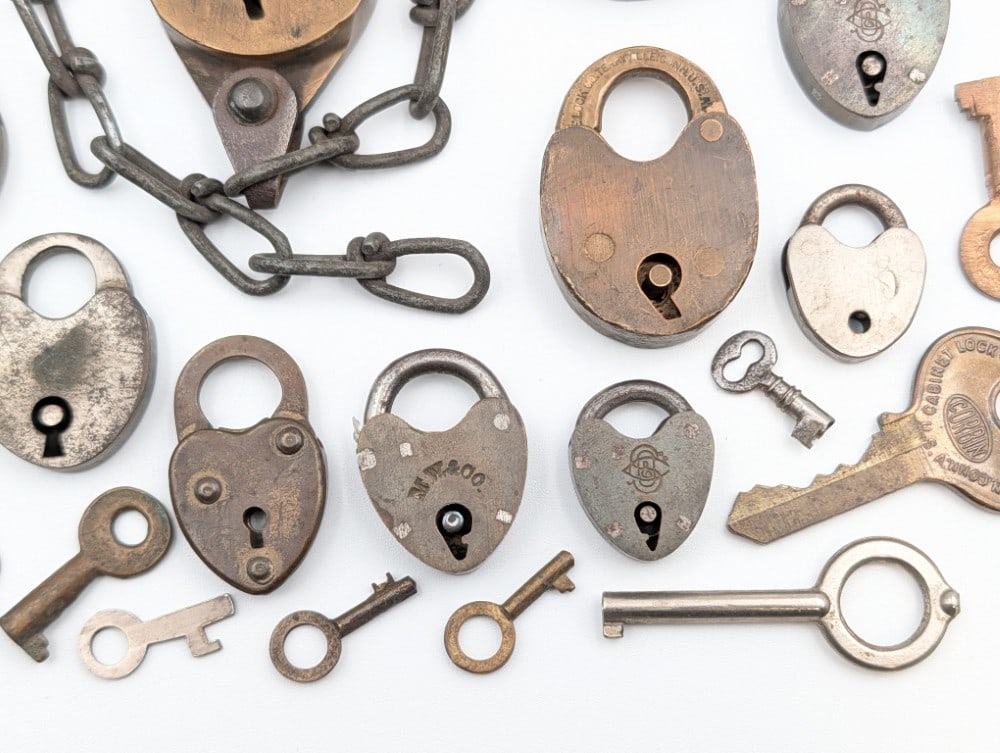 (23) Small Padlocks - 7