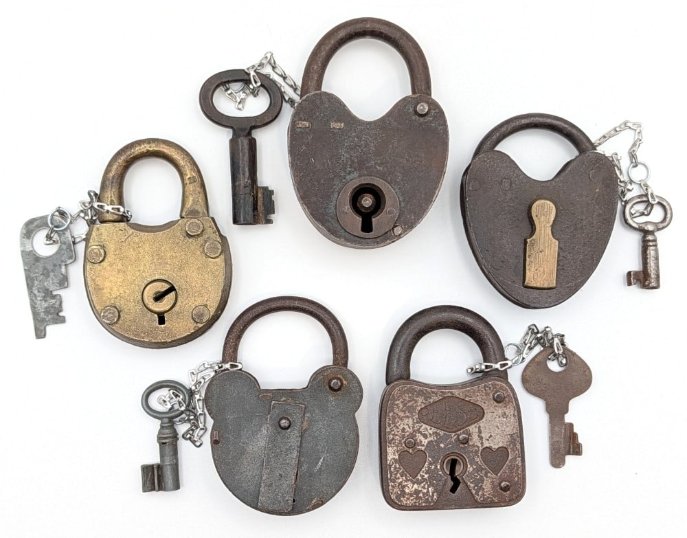 (5) Various Brand Antique Padlocks w/ Keys (1 of 7)