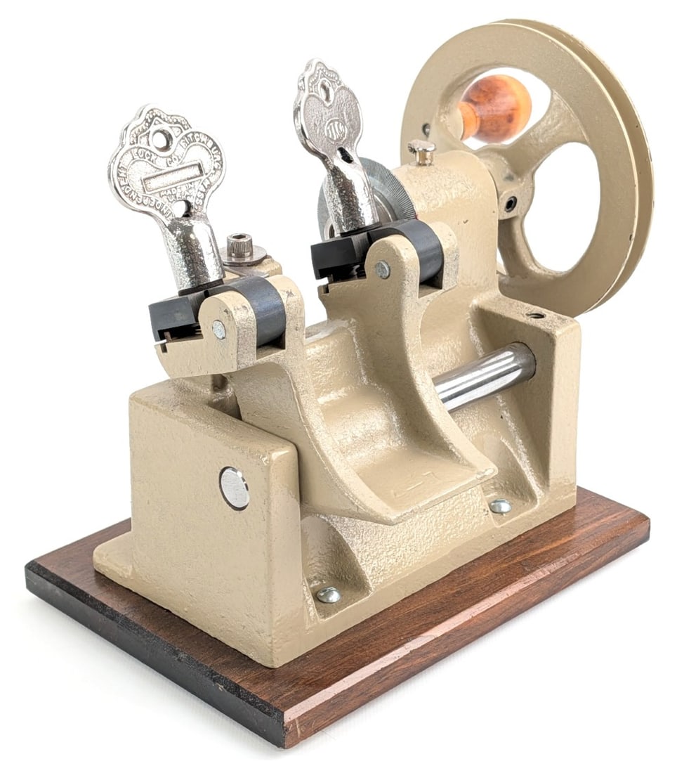 Independent Lock Co. Manual or Belt Drive Key Cutter (1 of 6)
