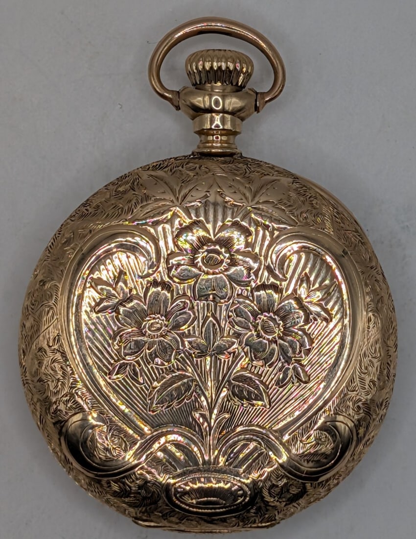 1904 14k Yellow Gold Elgin Grade "267" 0 Size Hunting Case Pocket Watch: 1904 14k Yellow Gold Elgin Grade "267" Pocket Watch. The 15 jewel size 0 hunting case watch is in nice used condition and is running well. Comes in a marked "Roy" 14k gold case, has a clean face. Tota