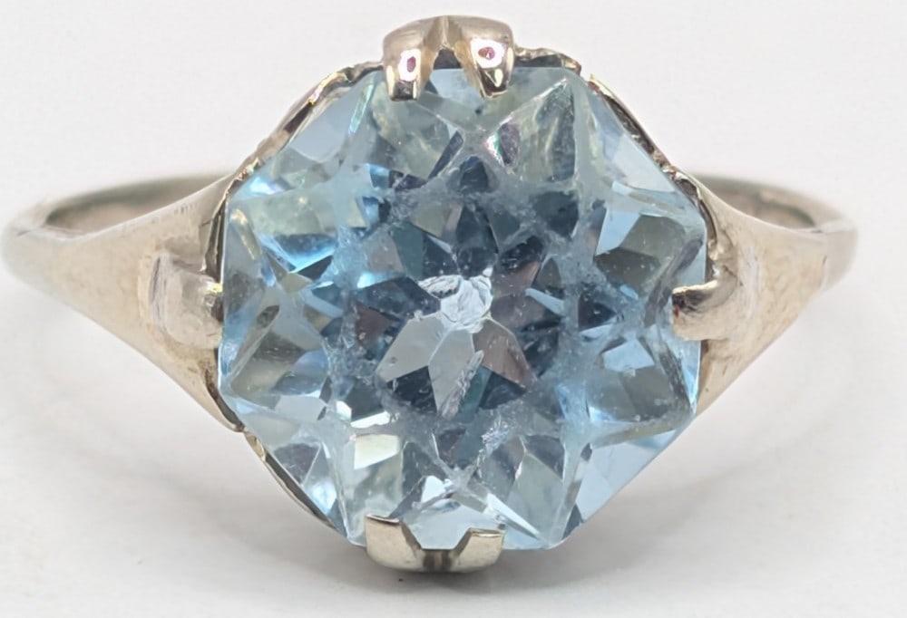 14K 1920's Aquamarine Filigree Ring: 14K white gold 1920's filigree ring with aquamarine stone. Ring is size 7 and weighs 2.8 grams.