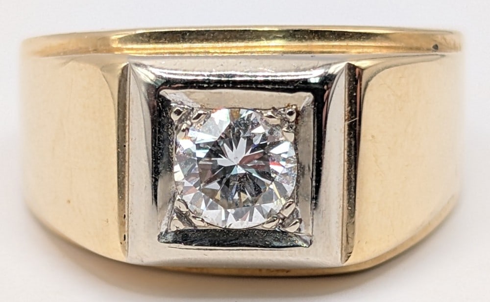 14K Gold Mens Diamond Wedding Band: 14K yellow gold men's wedding band with round cut brilliant diamond. Ring is size 10 and weighs 11.4 grams.