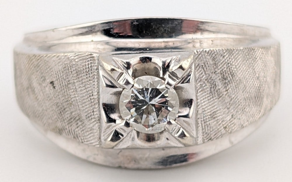 Men's 14K Gold Diamond Wedding Band: Men's 14K white gold band with round cut diamond solitaire. Ring is size 11 and weighs 9 grams.